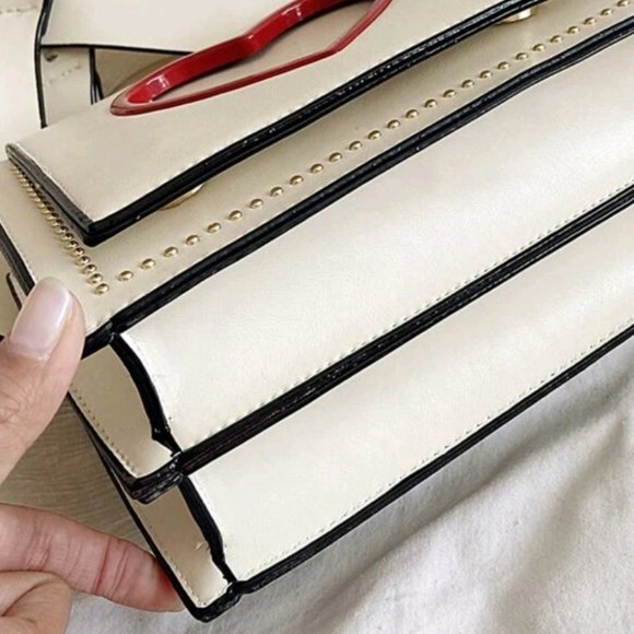 Heart Detailed Purse - Picture 7 of 7